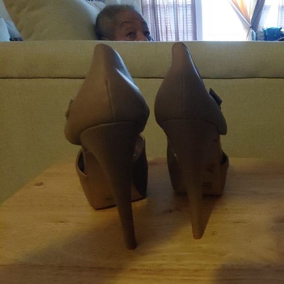 Heels - Picture 3 of 4